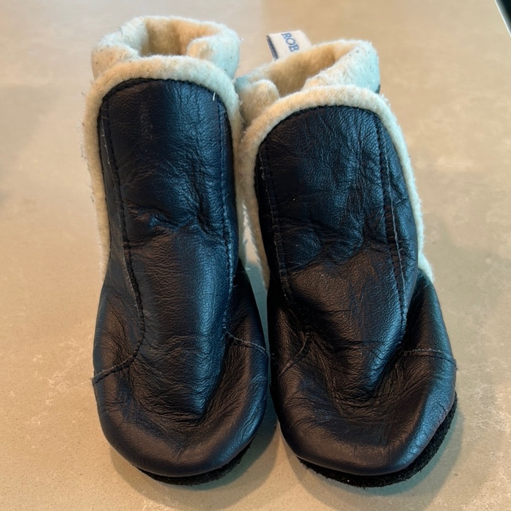 VINTAGE - Robeez Navy Blue and White Leather Booties